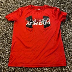 UA boys performance shirt